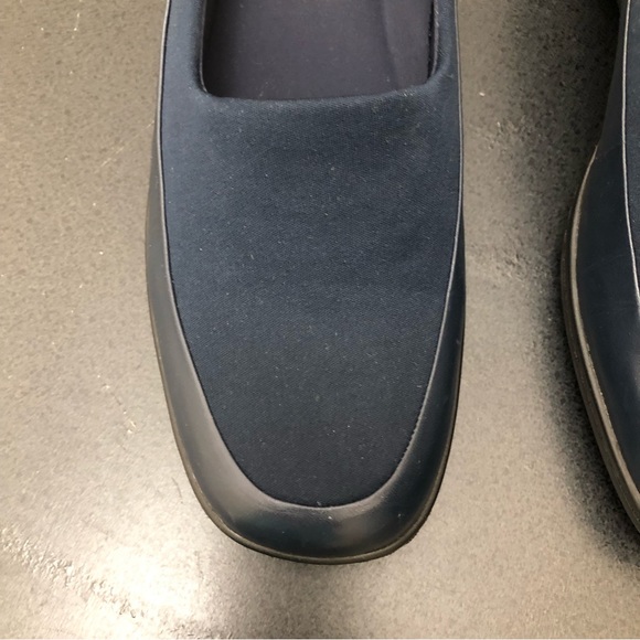 Easy Spirit Women's Size 10M Navy Blue Leather Round Toe 2.5" Heel Slip-On Shoe - Picture 5 of 11